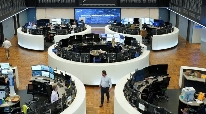 Customs Obligations, Employment US: European scholarships ends a week in a sharp decline